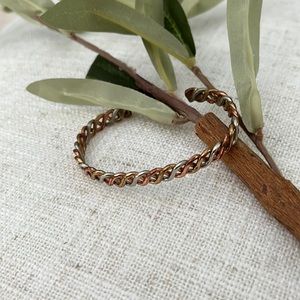 Tri colored cuffed bracelet bend for sizing J2